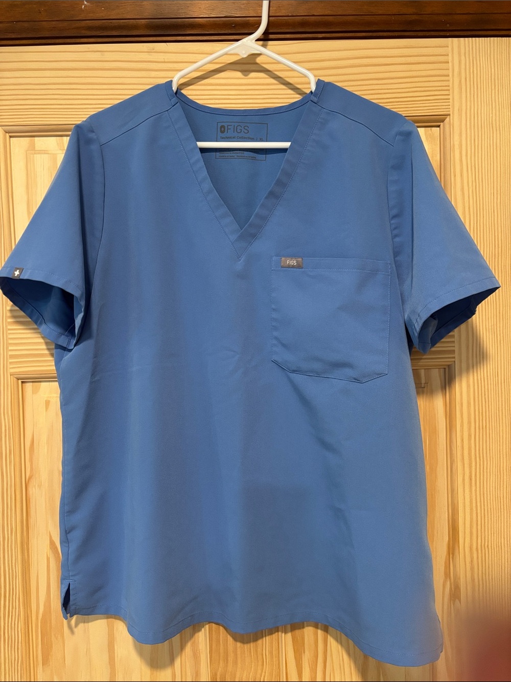 FIGS Women’s C-Neck Scrub Top — Blue